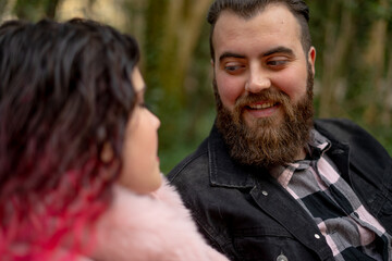 Pareja de enamorados en el día de San Valentín