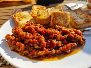 Tofu with pepper and tomatoes