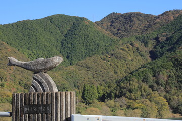 高知県　川登橋の欄干のモニュメント