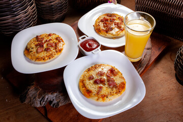 Bratty pizza, small with bacon