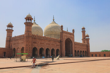 Fototapeta premium The Badshahi Mughal-era congregational Mosque in Lahore, Punjab province, Pakistan
