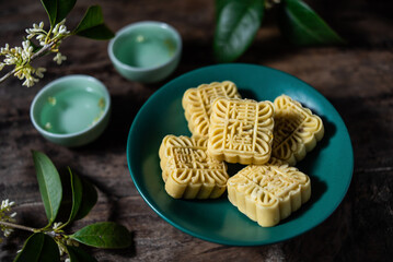 Autumn delicacies sweet-scented osmanthus cake and sweet-scented osmanthus tea