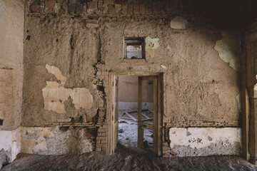 Fototapeta na wymiar Interior View of the Brick Sandy Arches and Inside Room Ruins of the Derawar Fort in Cholistan Desert, Pakistan