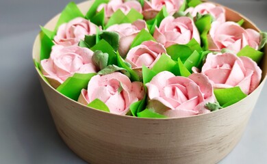 sweet roses box, sweet present