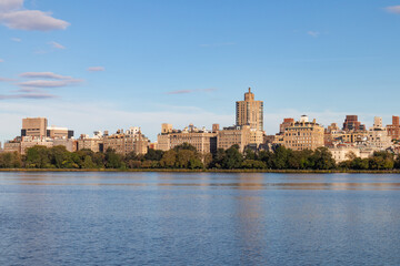 Fototapeta na wymiar Central Park Reservoir and the Upper East Side Skyline in New York City