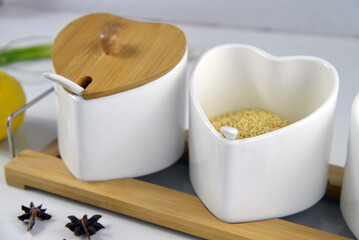 Heart-shaped white Chinese ceramic tableware