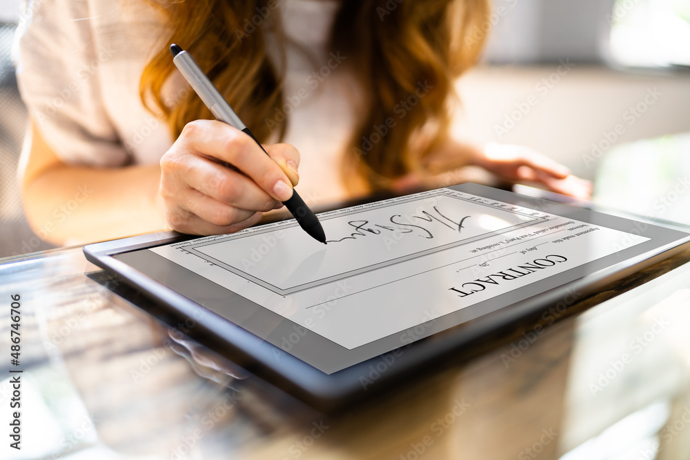 Poster digital signature on contract document online