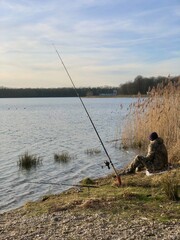 Obraz na płótnie Canvas fishing on the lake