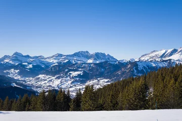 Photo sur Plexiglas Mont Blanc Mont Blanc Massif in Europe, France, Rhone Alpes, Savoie, Alps, in winter on a sunny day.