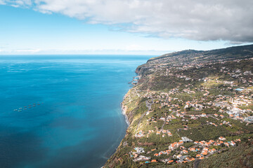 Küste von Madeira mit Blick aufs Meer von Portugal
