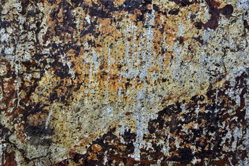 Verwitterte Steinfläche in Brauntönen