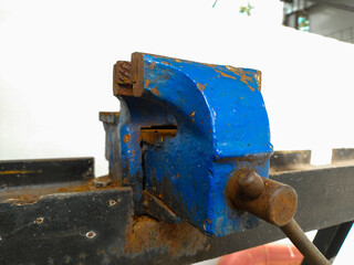 Vise is a technical tool used to clamp