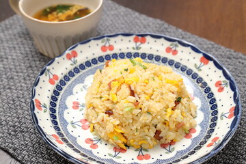 焼きめしとスープ