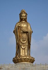 Fototapeta na wymiar Bronze statue of Guanyin Bodhisattva in the East China Sea