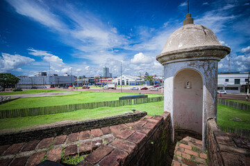 A Fortaleza de São José de Macapá   é  um patrimônio histórico e cultural. A guarita do baluarte, que fica no alto da fortaleza, oferece uma vista magnífica da cidade do mercado municipal da cidade.