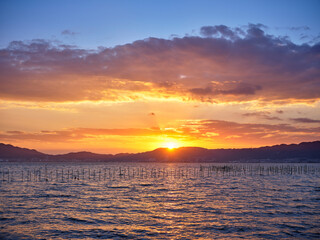 琵琶湖湖畔の夕日