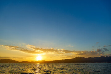 琵琶湖湖畔の夕日