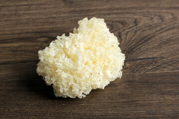 Fresh white fungus (Tremella fuciformis) © Ika Rahma