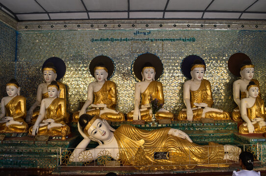 シュエダゴンパゴダ内部の仏陀