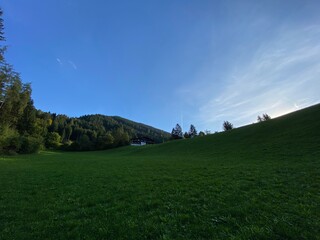Fototapeta na wymiar Schlinglberg Schwaz Inntal Tuxer Alpen Tirol Österreich im Spätsommer Herbst 
