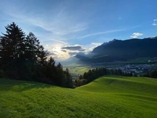 Schlinglberg Schwaz Inntal Tuxer Alpen Tirol Österreich im Spätsommer Herbst 