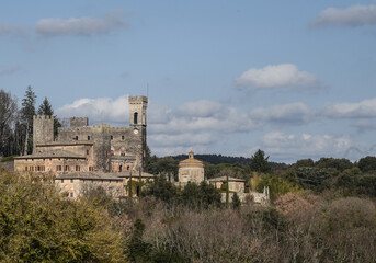 Fototapeta na wymiar Panoramica del Castello di Celsa, sulla Montagnola Senese