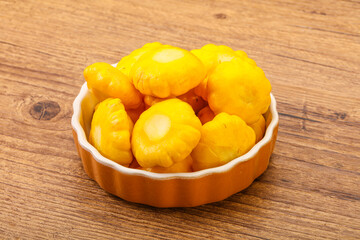 Marinated patissons in the bowl