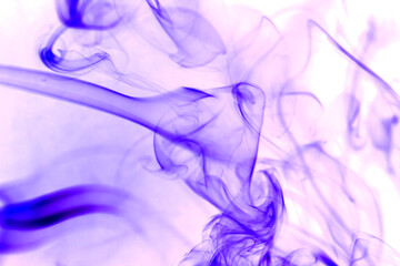 Obraz premium Purple smoke on a white background.