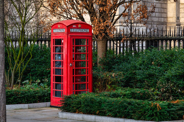 red telephone box