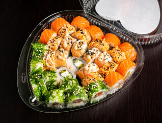 sushi set in the heart's shape box