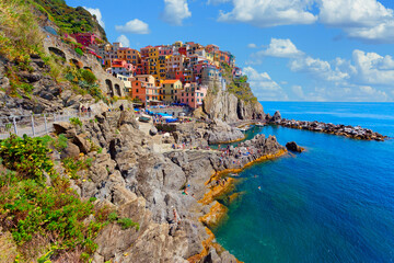 Fototapeta na wymiar Wunderschönes Dorf Manarola in Cinque Terre, Italien