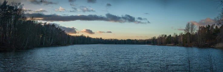 Fototapeta premium See in der Lüneburger Heide