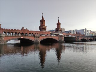 Fototapeta na wymiar Berlin bridge