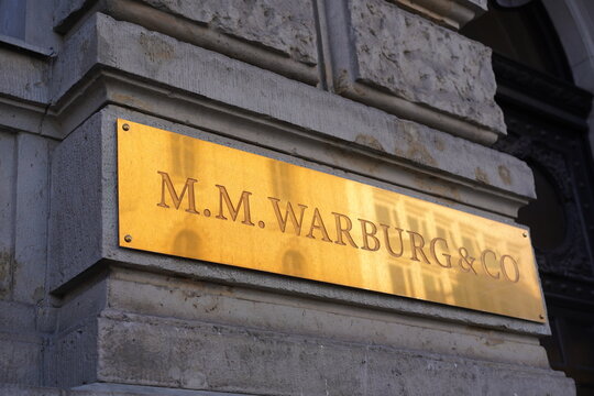 M.M.Warburg & CO, Warburg-Bank, die gr&ouml;&szlig;te inhabergef&uuml;hrte Privatbank Deutschlands, Berlin, 13.02.2022