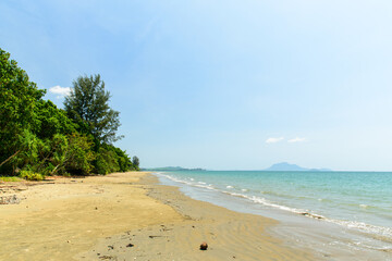 Had Yao Beach is a very unspoilt beach in Thalingchan,Nuea Khlong District, Krabi, Thailand.