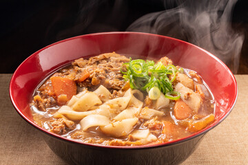 きしめんを入れた八丁味噌豚汁