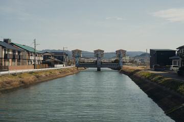 福岡県糟屋郡新宮町の海の近くの湊川沿いの風景