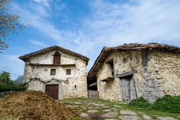 Fototapeta na wymiar Old farmhouses in the Ayala Valley