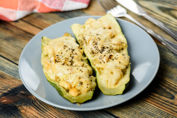 courgettes stuffed with chicken and baked with cheese