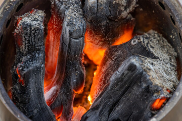 たき火　炭火　 Open-air fire at the campground