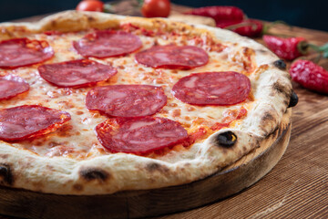 pizza con salame piccante
