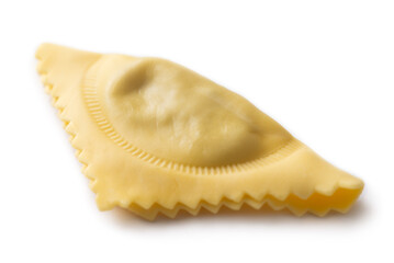 Casoncello, tipica pasta fresca lombarda isolata su fondo bianco, Cucina Italiana 