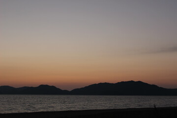 SDGs地球号！瀬戸内海の景色と色ずく空模様	