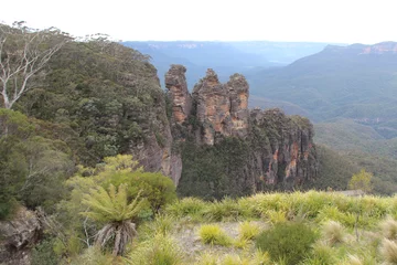 Photo sur Plexiglas Trois sœurs Three Sisters Hanging Rock at Blue Mountains (Australia)