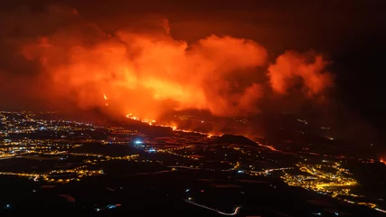 Crédence de cuisine en verre imprimé les îles Canaries El Paso, Tajuya, La Palma - November 22, 2021. Cumbre Vieja volcano eruption. Canary Islands active volcano.