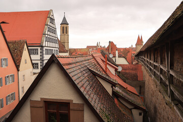 Romantisches Rothenburg; Blick von der Stadtmauer am Spitaltor