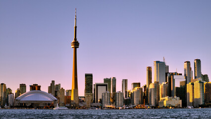 Fototapeta premium Skyline of Toronto, Canada's largest city, at sunset