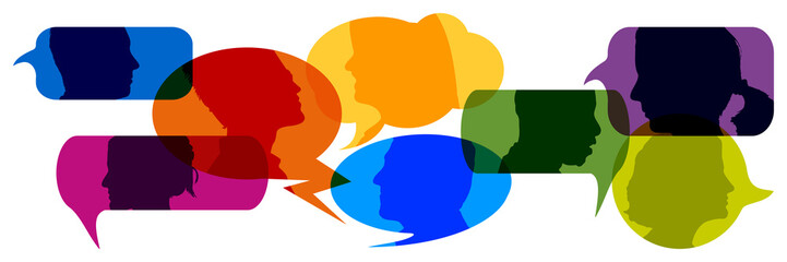 Viele farbige Sprechblasen mit Köpfen