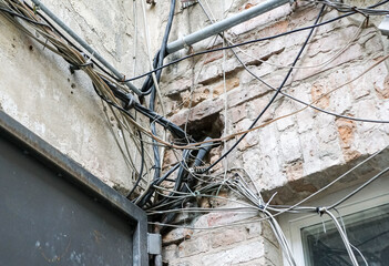 Unsafe wiring to the wall