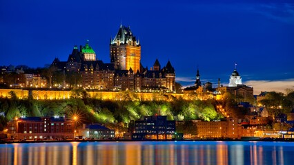Fototapeta na wymiar The Château de Frontenac above the St. Lawrence River. Quebec City, Canada